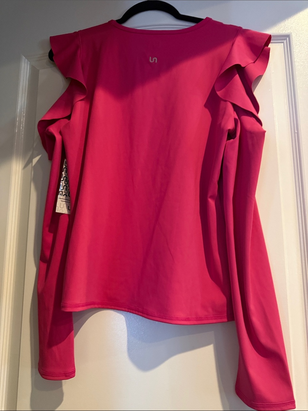 Women's NWT URBAN SAVAGE Hot Pink Ruffle Cold-Shoulder Top SIZE L - Picture 6 of 6